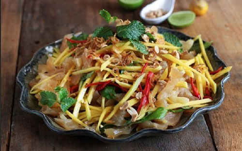 Cách làm nộm xoài xanh với gân bò vị chua chua cay cay hấp dẫn