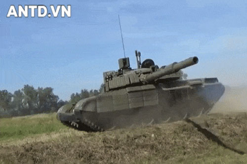 Liên Xô cũng không thể ngờ xe tăng T-72 được độ tới 3 khẩu pháo