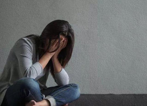 Mẹ chồng một mực đòi nhận nuôi một bé trai, con dâu sững sờ khi phát hiện sự thật "sốc"