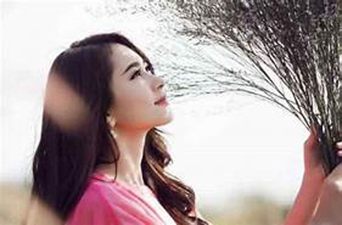 Những thói quen tưởng như "kém duyên" của phụ nữ, không ngờ lại giúp sự nghiệp của chồng thăng tiến vù vù