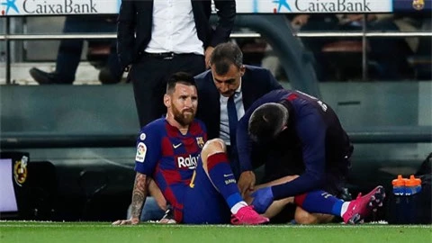 Messi vẫn đang bị chấn thương đùi đeo đẳng