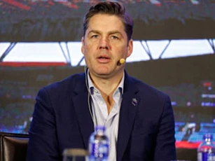 Ngoại hạng Anh sẽ thay đổi luật việt vị... nách