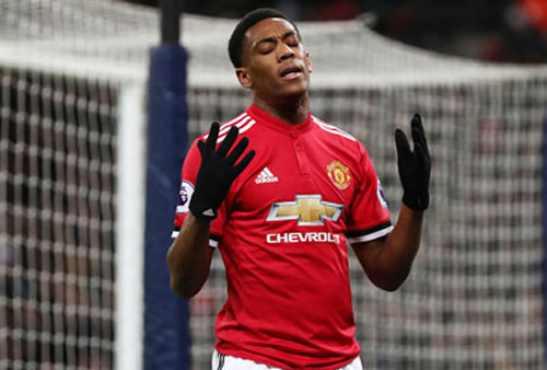 Martial gây thất vọng nên Solskjaer phải mang về Ighalo