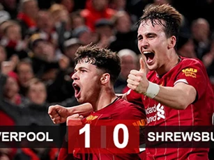 Ngoài HLV Klopp, Oxlade-Chamberlain còn 3 ông thầy khác ở Liverpool