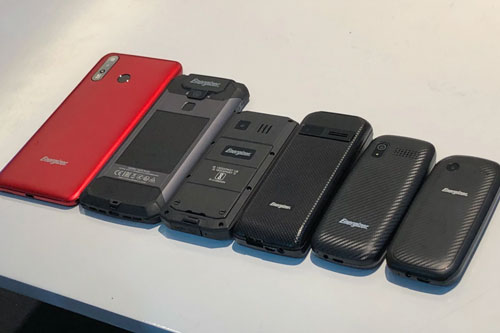 Trên tay 6 mẫu điện thoại Energizer tại Việt Nam