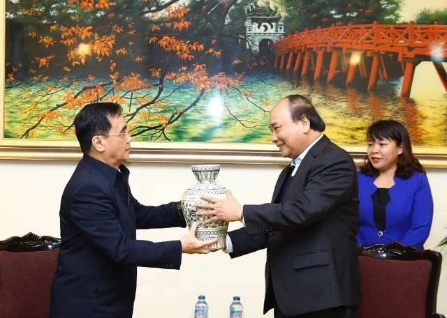 Sản phẩm gốm Chu Đậu được lãnh đạo Đảng, Nhà nước tín nhiệm dùng làm quà tặng cho các vị khách quý trong và ngoài nước.