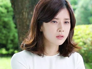 Mẹ chồng lên trông cháu, tôi thấy mình như đang chăm "2 con mọn"