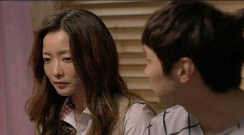 Mải mê ngoại tình đến 1 ngày nằm cạnh thì vợ cười khẩy: "Anh có thế thôi à?" mới tỉnh ngộ và hối hận