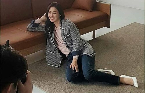 Kim Tae Hee đẹp như nữ thần ở tuổi 39