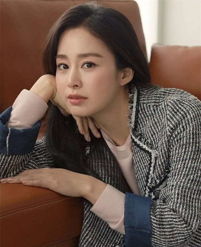 Kim Tae Hee đẹp như nữ thần ở tuổi 39 - ảnh 6