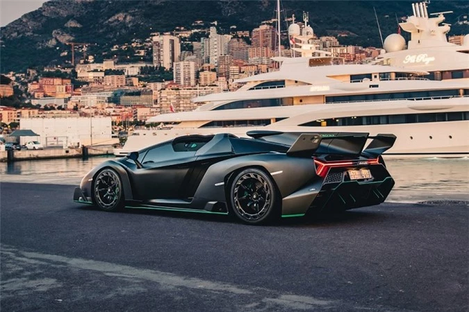 Sieu xe Lamborghini Veneno cua hoang gia A Rap ban 141 ty dong-Hinh-3