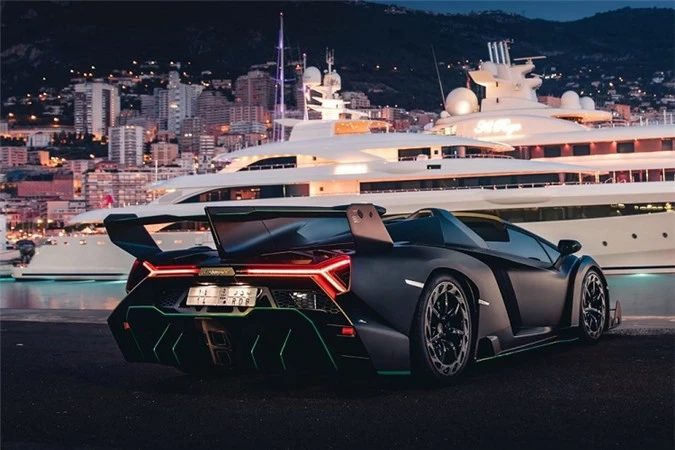 Sieu xe Lamborghini Veneno cua hoang gia A Rap ban 141 ty dong-Hinh-6