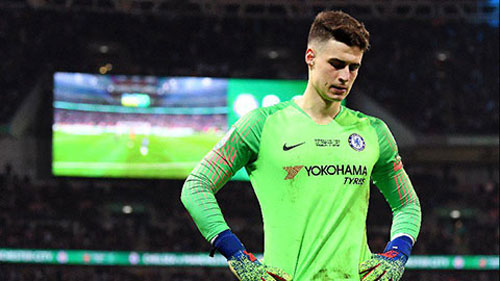 Thủ môn Chelsea xuống phong độ vì bạn gái cũ