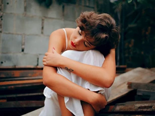 Tôi lo sợ chồng sắp cưới phát hiện bệnh tình của mình