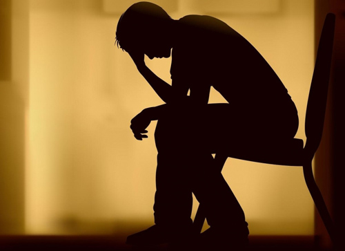 Vô tình thấy vợ lén cầm một túi đen vào nhà vệ sinh, tôi theo dõi nào ngờ phát hiện sự thật "động trời"