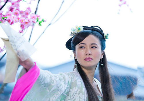 Chân dung mỹ nhân Hoa ngữ tố bị nhà sản xuất ép ăn thịt dơi