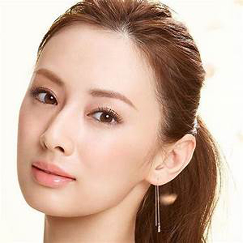 Phụ nữ tuổi này rất giỏi giữ tiền, ai lấy được là "phúc 3 đời"