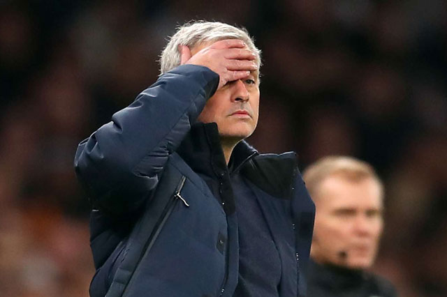 Mourinho: 'Làm việc với Tottenham như thể chơi cờ mà... chẳng còn quân nào'