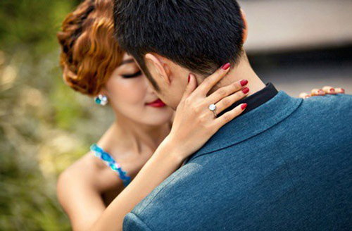 "Kết đắng" cho quý bà bỏ gia đình êm ấm đi mê chồng người khác