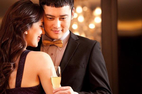 Biết chồng ngoại tình với gái trẻ tôi chẳng đánh ghen chỉ làm điều này khiến anh "chết đứng" và quỳ xin tha thứ