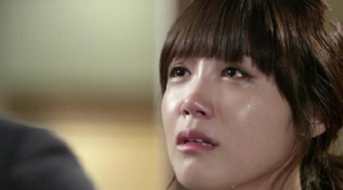 Chồng đứng trơ mắt nhìn nhân tình tát vợ "cháy má", đến khi tôi phản ứng lại thì anh hành động không ngờ