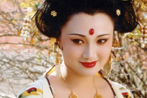 Lý do thật sự đằng sau việc Dương Qúy Phi mãi không được phong hậu