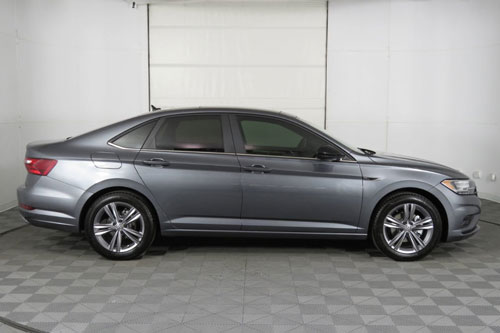 Sedan đẹp long lanh, động cơ tăng áp, giá gần 600 triệu, cạnh tranh với Toyota Camry, Mazda6