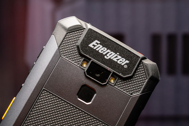 Smartphone ‘nồi đồng cối đá’, chống nước, pin 4.800 mAh, giá 4,99 triệu tại Việt Nam