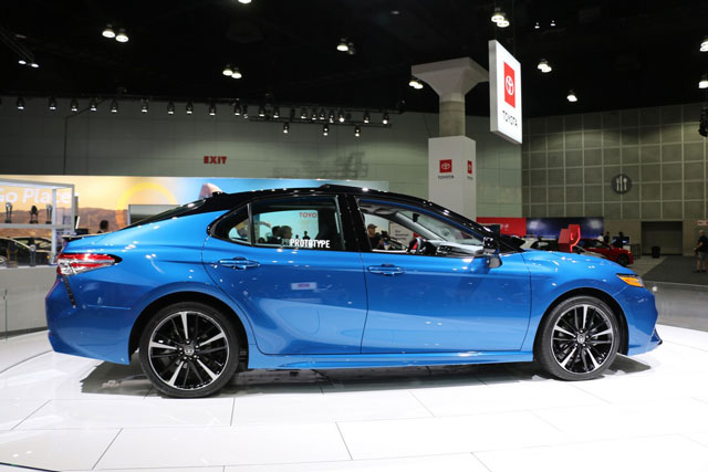 Chiêm ngưỡng vẻ đẹp tuyệt mỹ của Toyota Camry AWD 2020