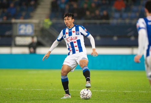 Báo Hà Lan chỉ trích Heerenveen trả lương Văn Hậu quá cao