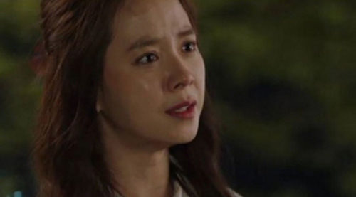 Vô tình mở video trong điện thoại của con, tôi "chết đứng" khi phát hiện ra bí mật "động trời"