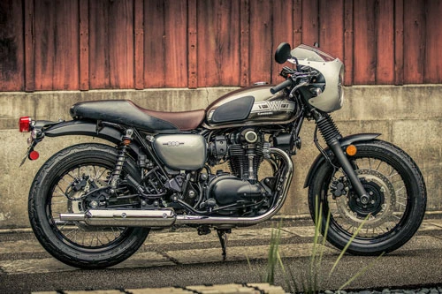 8. Kawasaki W800 Cafe 2020 (giá: 10.599 euro).