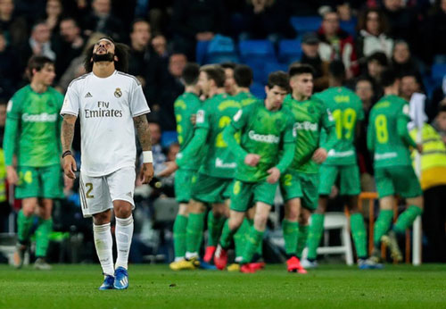 Odegaard có bàn đầu tiên tại Bernabeu, Sociedad loại Real tại tứ kết Cúp Nhà Vua