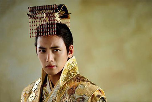 Chân dung vị vua chung tình đến điên dại, giết chết cả một gia tộc để trả thù cho người vợ quá cố