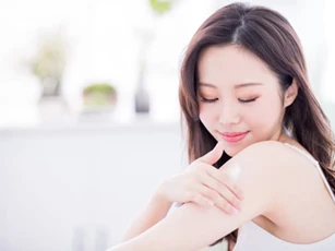 Da đen lì bẩm sinh cũng trở nên trắng bóc chỉ với thứ nguyên liệu rẻ tiền này