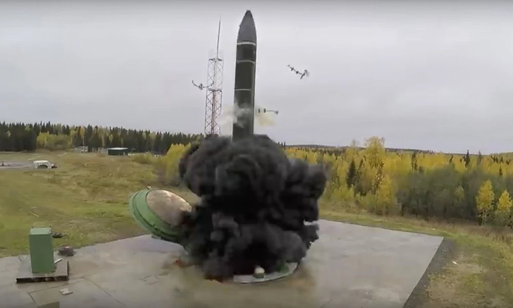 Avangard hiện được lắp trên tên lửa đạn đạo liên lục địa UR-100N. Ảnh: Bộ Quốc phòng Nga.