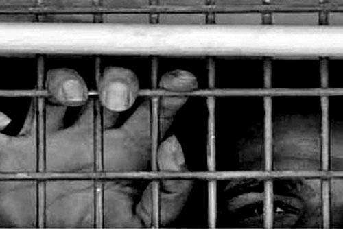 Muôn kiểu tra tấn cực kỳ đáng sợ ở nhà tù Guantanamo