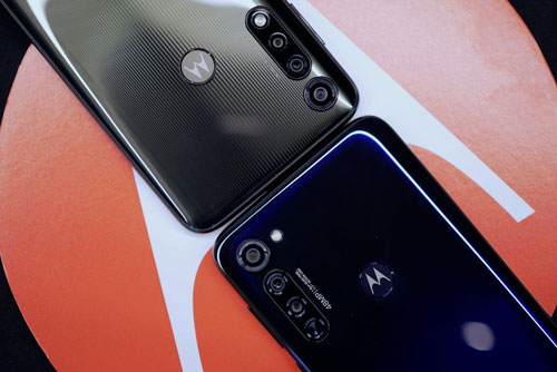 Trên tay 2 smartphone vừa được Motorola ra mắt