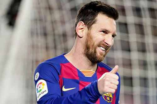 Messi ở lại Barca dù bất đồng với Abidal