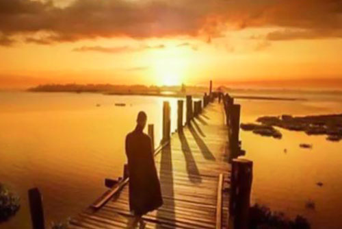 Một trận ốm 'cuốn phăng' đi cuốn sổ đỏ, tôi mới nhận ra: Sinh mệnh con người quý giá nhất ở điều này