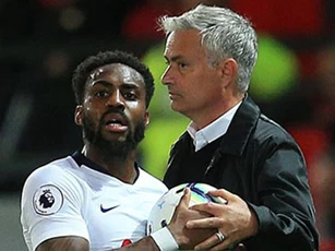 Danny Rose trách móc cách dụng quân của Mourinho
