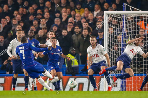 Top 10 khoảnh khoắc phi thường nhất của Kante trong màu áo Chelsea