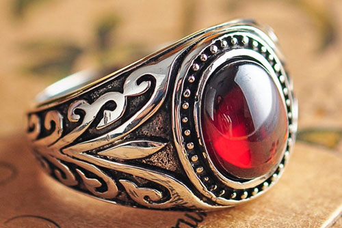 Nhặt được những thứ này, xui rủi cả đời, tiền bạc sớm 'đội nón ra đi'