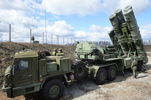 Tên lửa săn radar Mỹ đối đầu S-400 Nga: Khiên mạnh nhất đọ giáo sắc nhất - ai sẽ thắng?