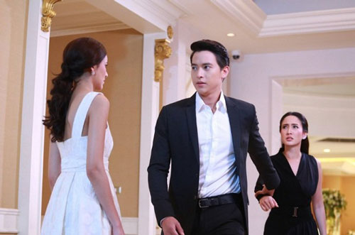 10 năm không xích mích, bất ngờ chạm mặt chồng và tình nhân ở khách sạn