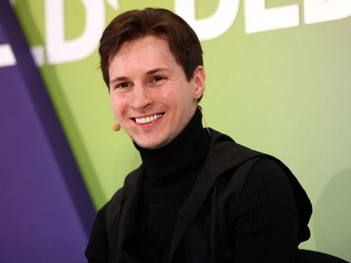 Pavel Durov (Tài sản: 2,7 tỷ USD, nguồn tài sản: Telegram Messenger Năm sinh: 1984): Pavel Durov là người sáng lập ứng dụng nhắn tin Telegram Messenger của Nga, với hơn 200 triệu người dùng trên toàn cầu. Durov lập ra Telegram để cạnh tranh với các ứng dụng như WhatsApp - thuộc sở hữu của Facebook. Durov thường được gọi là “Zuckerberg của Nga” bởi ông cũng là người đứng sau Vkontakte, mạng xã hội lớn nhất tại Nga. Ông thành lập Vkontakte vào năm 22 tuổi. Tới năm 2015, ông bán 12% cổ phần tại mạng xã hội này với giá 300 triệu USD. Ảnh: BI.
