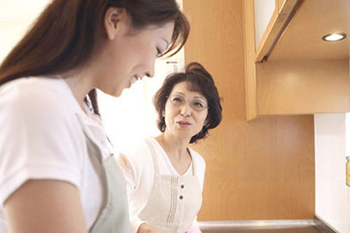 4 chiêu 'đối trị' khiến bệnh nói nhiều của mẹ chồng lập tức chấm dứt