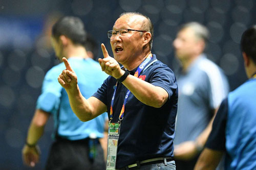 Khi nào HLV Park Hang-seo trở lại Việt Nam, chuẩn bị cho trận gặp ĐT Malaysia?