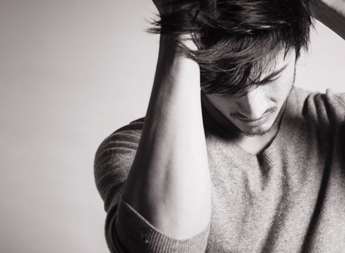 Viết đơn ly hôn, vợ đồng ý ký với 1 điều kiện, khi biết sự thực khiến tôi 'chết đứng' tại chỗ