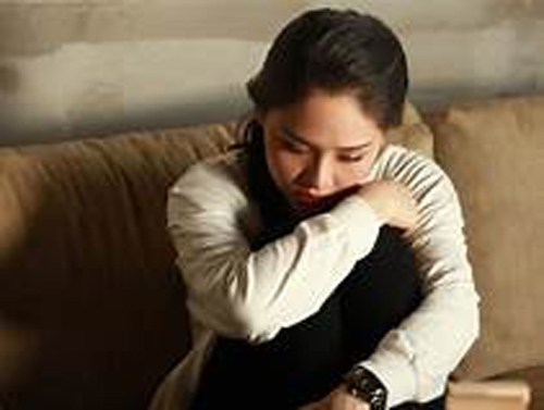 Bồ nhí của chồng tới tận nhà, đưa ra yêu cầu ngang ngược khiến vợ 'chết lặng'